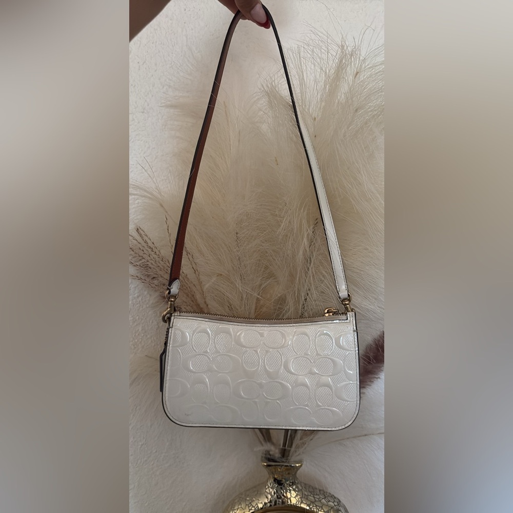 Elegant White Shoulder Bag